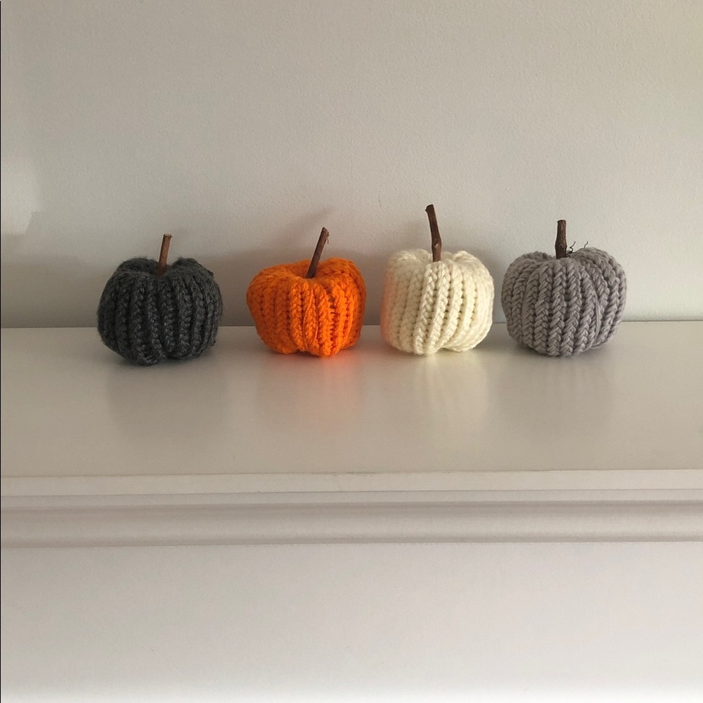 Set of Four Knitted Pumpkins hand knit new